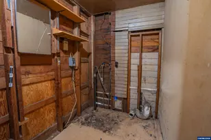 42 E St, Lebanon, OR 97355 - Photo 21