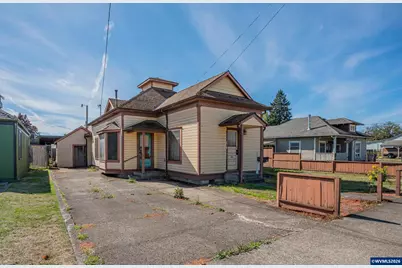 42 E St, Lebanon, OR 97355 - Photo 1