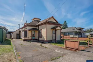 42 E St, Lebanon, OR 97355 - Photo 1