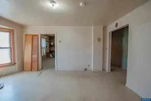 42 E St, Lebanon, OR 97355 - Photo 9