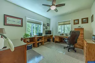 29877 Bartels Creeks Dr, Lebanon, OR 97355 - Photo 35
