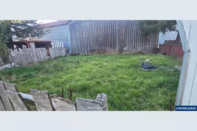 653 W 1st St, Halsey, OR 97348 - Photo 5