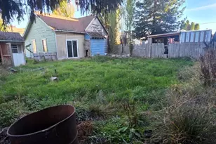 653 W 1st St, Halsey, OR 97348 - Photo 3