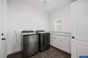 10392 Kiska Rd SE, Jefferson, OR 97352 - Photo 17