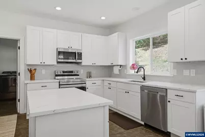 10392 Kiska Rd SE, Jefferson, OR 97352 - Photo 13