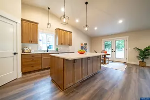 950 6th St, Lyons, OR 97358 - Photo 7