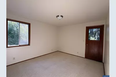 27828 Gibralter Lp, Eugene, OR 97405 - Photo 23