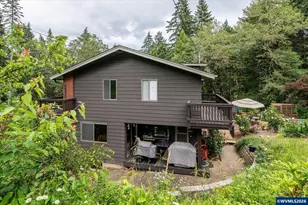 27828 Gibralter Lp, Eugene, OR 97405 - Photo 5
