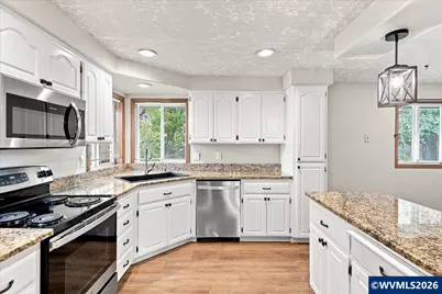 5746 Flairstone Dr SE, Salem, OR 97306 - Photo 9