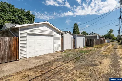 1147 Juniper St, Junction City, OR 97448 - Photo 33