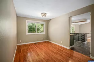 815 Valleywood Dr SE, Salem, OR 97306 - Photo 11