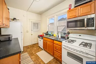 660 NW Van Buren Ave, Corvallis, OR 97330 - Photo 15