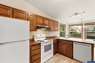 3738 SW 16th Ct, Gresham, OR 97080 - Photo 15