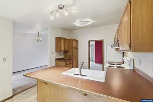 3738 SW 16th Ct, Gresham, OR 97080 - Photo 13