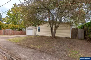 620 E St, Lebanon, OR 97355 - Photo 3
