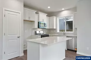 7421 SE Berg Dr, Corvallis, OR 97330 - Photo 11