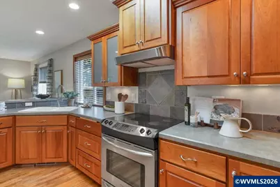 303 Carnelia St SE, Salem, OR 97306 - Photo 23