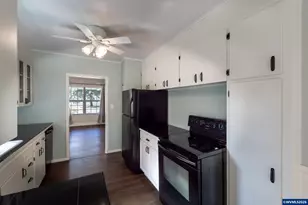 34693 Meridian Rd, Lebanon, OR 97355 - Photo 11