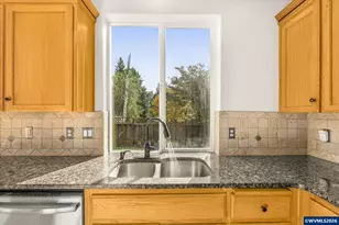 2548 Edgewater Dr, Woodburn, OR 97071 - Photo 7