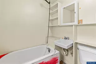 330 SW Cummings Ave, Corvallis, OR 97333 - Photo 9