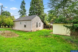 330 SW Cummings Ave, Corvallis, OR 97333 - Photo 11
