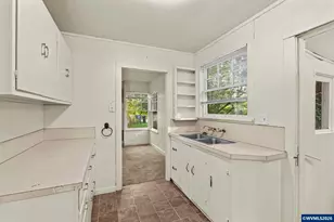 330 SW Cummings Ave, Corvallis, OR 97333 - Photo 5
