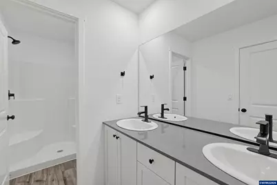 1074 Drake Ln, Woodburn, OR 97071 - Photo 21
