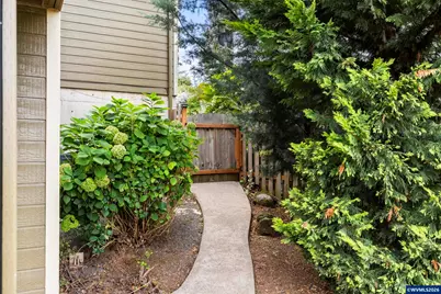 38 Sweden Cir, Silverton, OR 97381 - Photo 45
