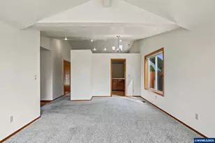 1013 NE Lorvik Pl, Corvallis, OR 97330 - Photo 9