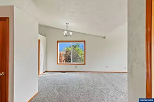 1013 NE Lorvik Pl, Corvallis, OR 97330 - Photo 5