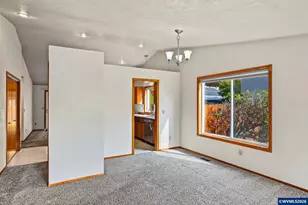 1013 NE Lorvik Pl, Corvallis, OR 97330 - Photo 9