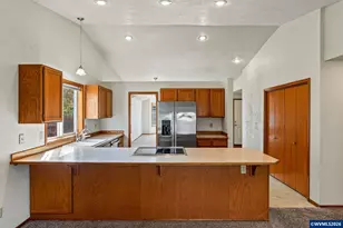 1013 NE Lorvik Pl, Corvallis, OR 97330 - Photo 11
