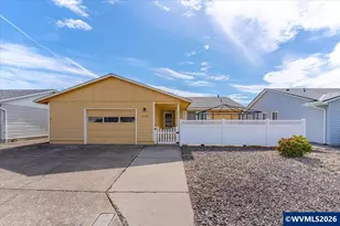 2008 W Santiam Dr, Woodburn, OR 97071 - Photo 5