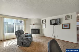 2008 W Santiam Dr, Woodburn, OR 97071 - Photo 21