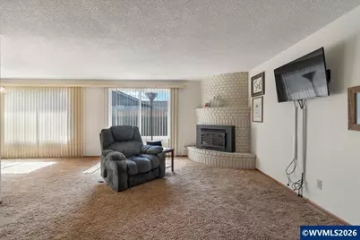 2008 W Santiam Dr, Woodburn, OR 97071 - Photo 23
