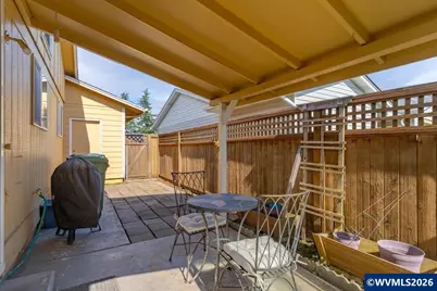 2008 W Santiam Dr, Woodburn, OR 97071 - Photo 35