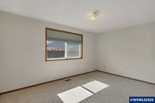 2008 W Santiam Dr, Woodburn, OR 97071 - Photo 25
