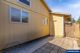 2008 W Santiam Dr, Woodburn, OR 97071 - Photo 33