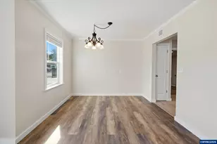 675 SW Parkside Dr, Mill City, OR 97360 - Photo 15