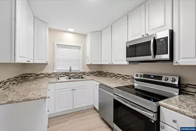 675 SW Parkside Dr, Mill City, OR 97360 - Photo 17
