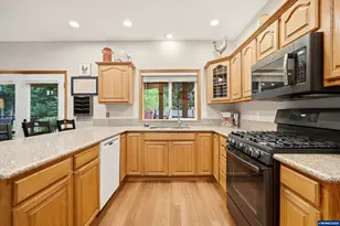 2280 Gibsonwoods Ct NW, Salem, OR 97304 - Photo 15