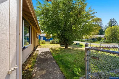 117 Roundtree Wy, Gates, OR 97346 - Photo 11