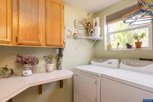 515 SE Palmer Ln, Dayton, OR 97114 - Photo 11