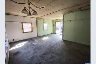 648 SW Arthur St, McMinnville, OR 97128 - Photo 9