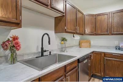 271 S 3rd St, Lebanon, OR 97355 - Photo 11