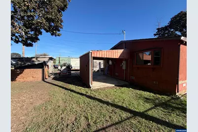 1901 Kalmia St, Sweet Home, OR 97386 - Photo 11
