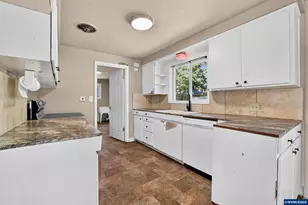 767 Browning Ave S, Salem, OR 97302 - Photo 19