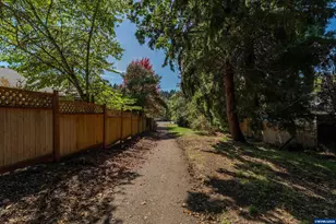 2620 NW Ginseng Pl, Corvallis, OR 97330 - Photo 31