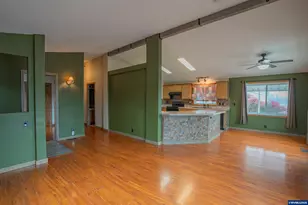 3200 Oak Terrace Dr, Lebanon, OR 97355 - Photo 11