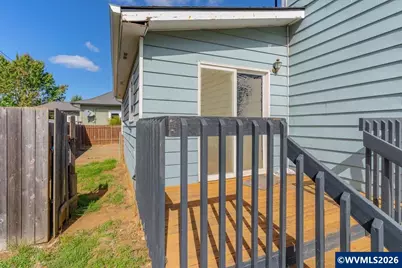 991 SE Lyle St, Dallas, OR 97338 - Photo 9